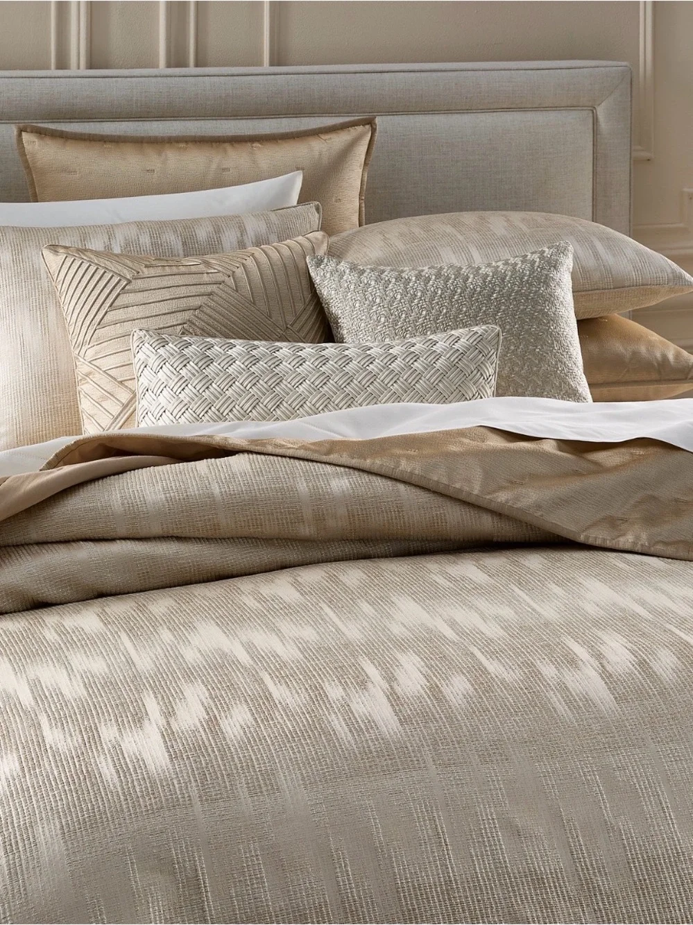 Hotel collection Macys GILDED STRIPE KING Cream and gold comforter set NEW NWT